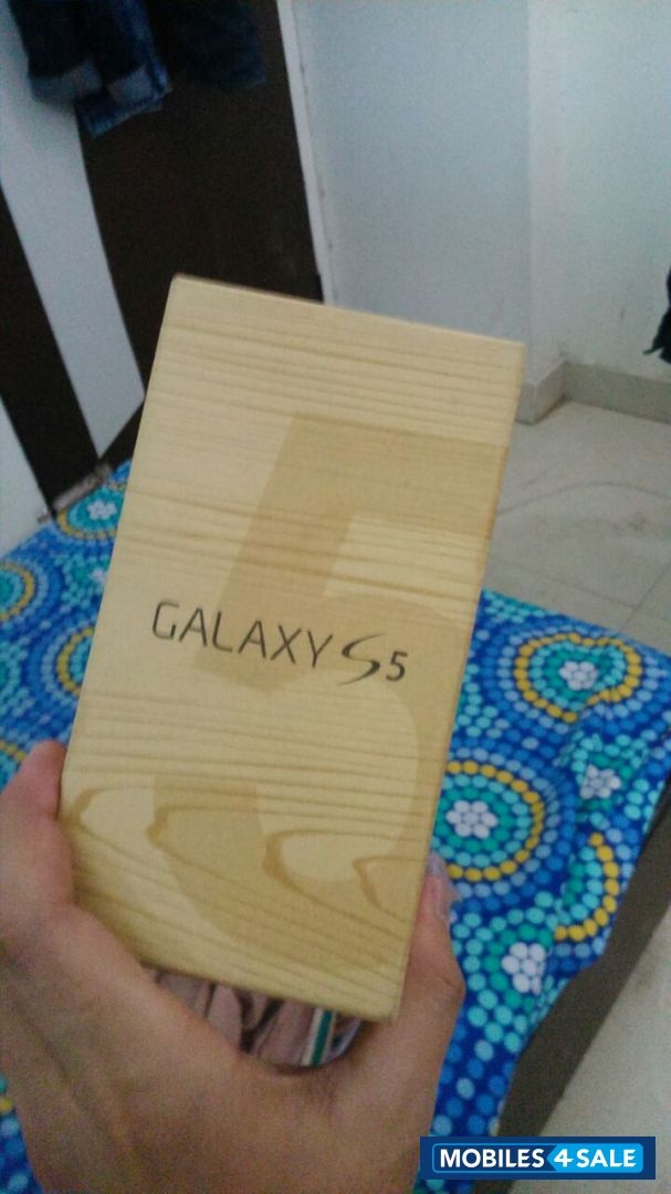 Charcoal Black Samsung Galaxy S5