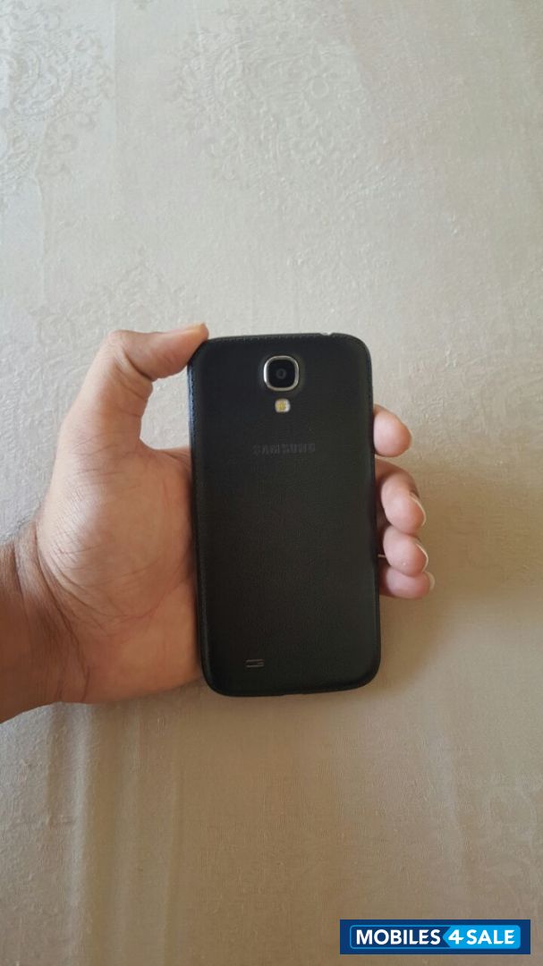 Black Samsung Galaxy S4