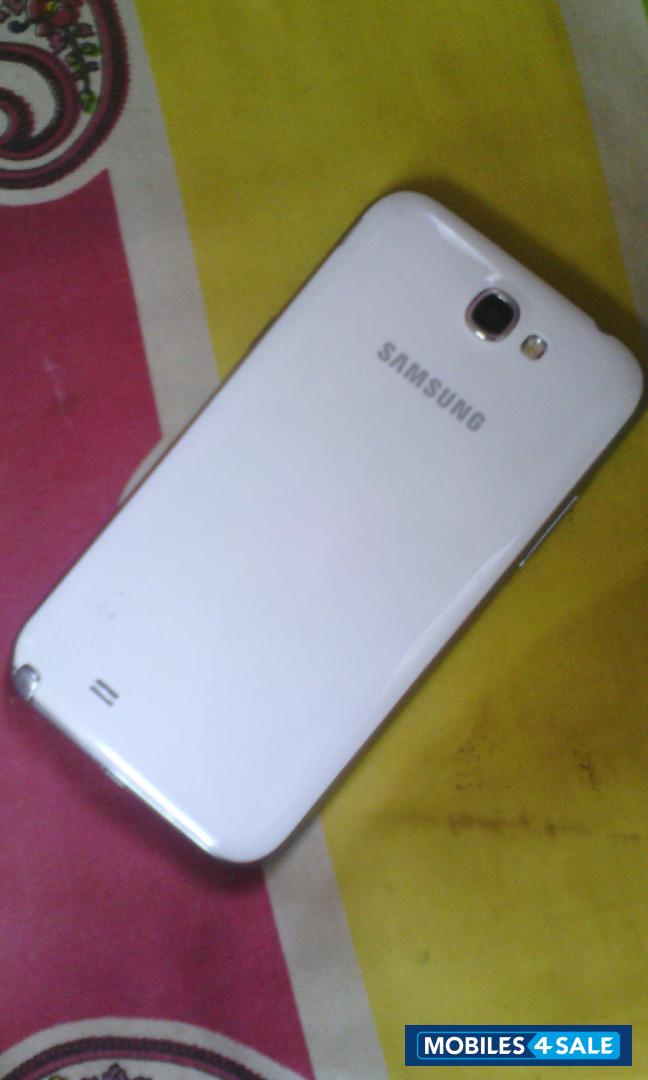 White Samsung Galaxy Note 2