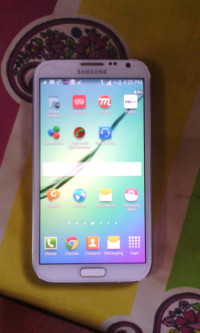 White Samsung Galaxy Note 2