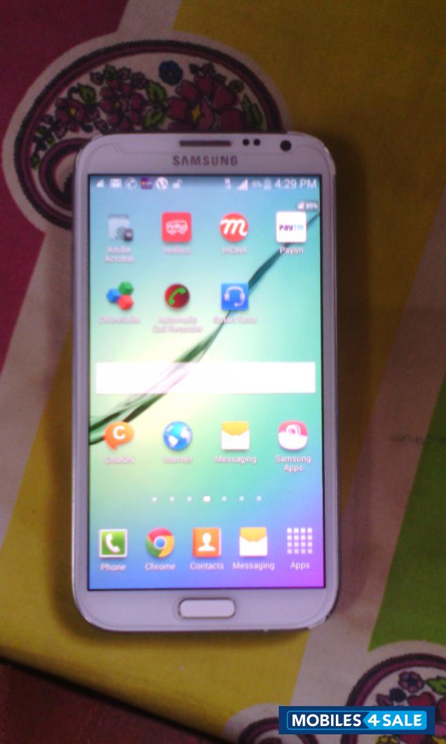 White Samsung Galaxy Note 2