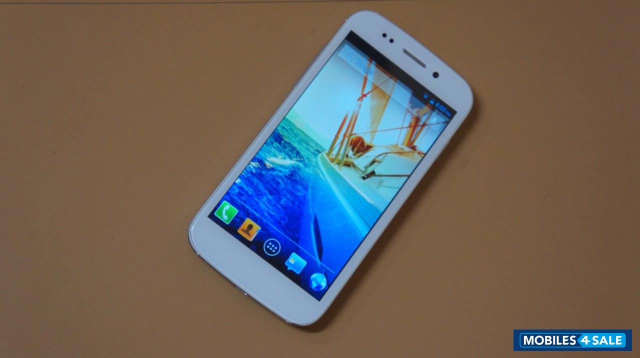 White Micromax Canvas 4 A210