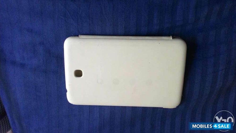 White Samsung Galaxy Tab 3 211