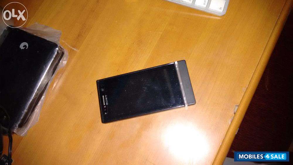 Black Sony Xperia U