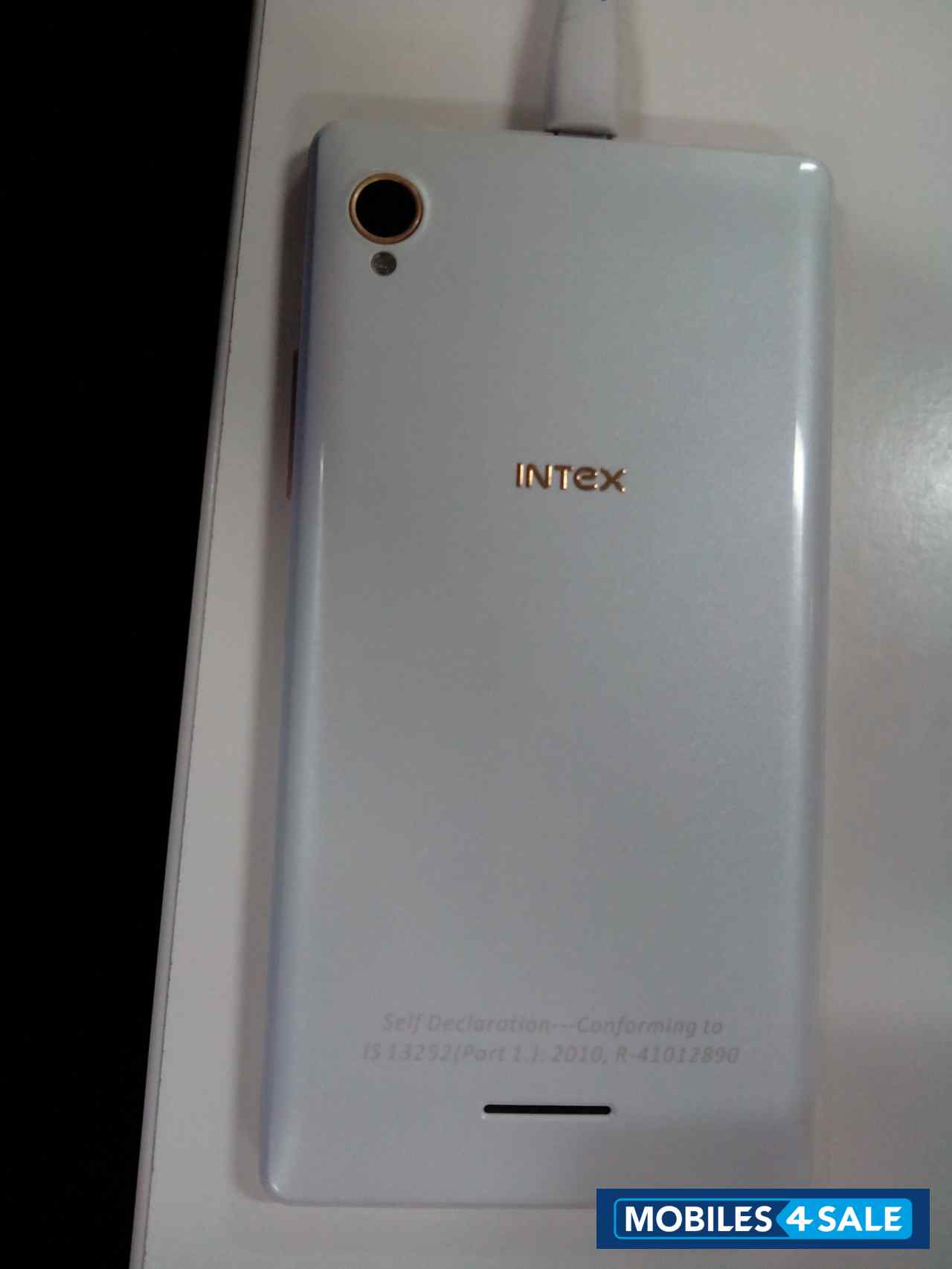 White And Gold Intex Aqua Power HD