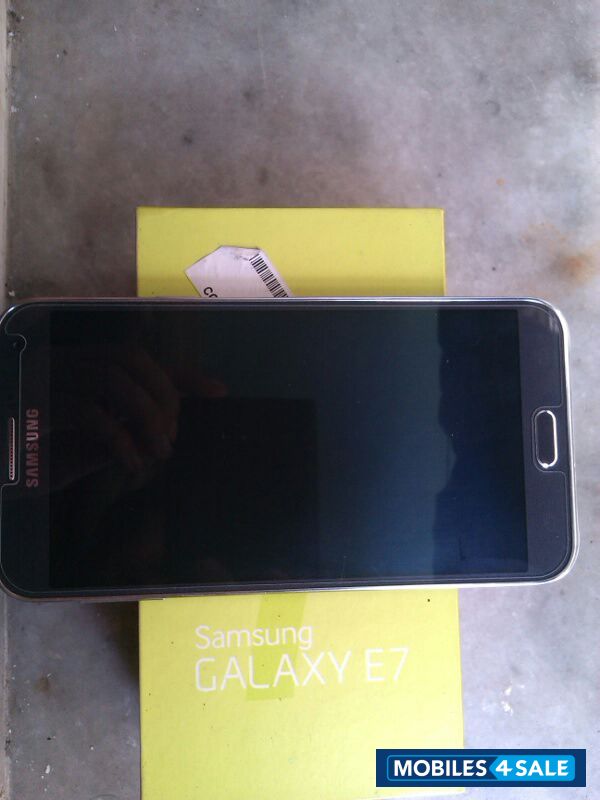 Black Samsung Galaxy E7