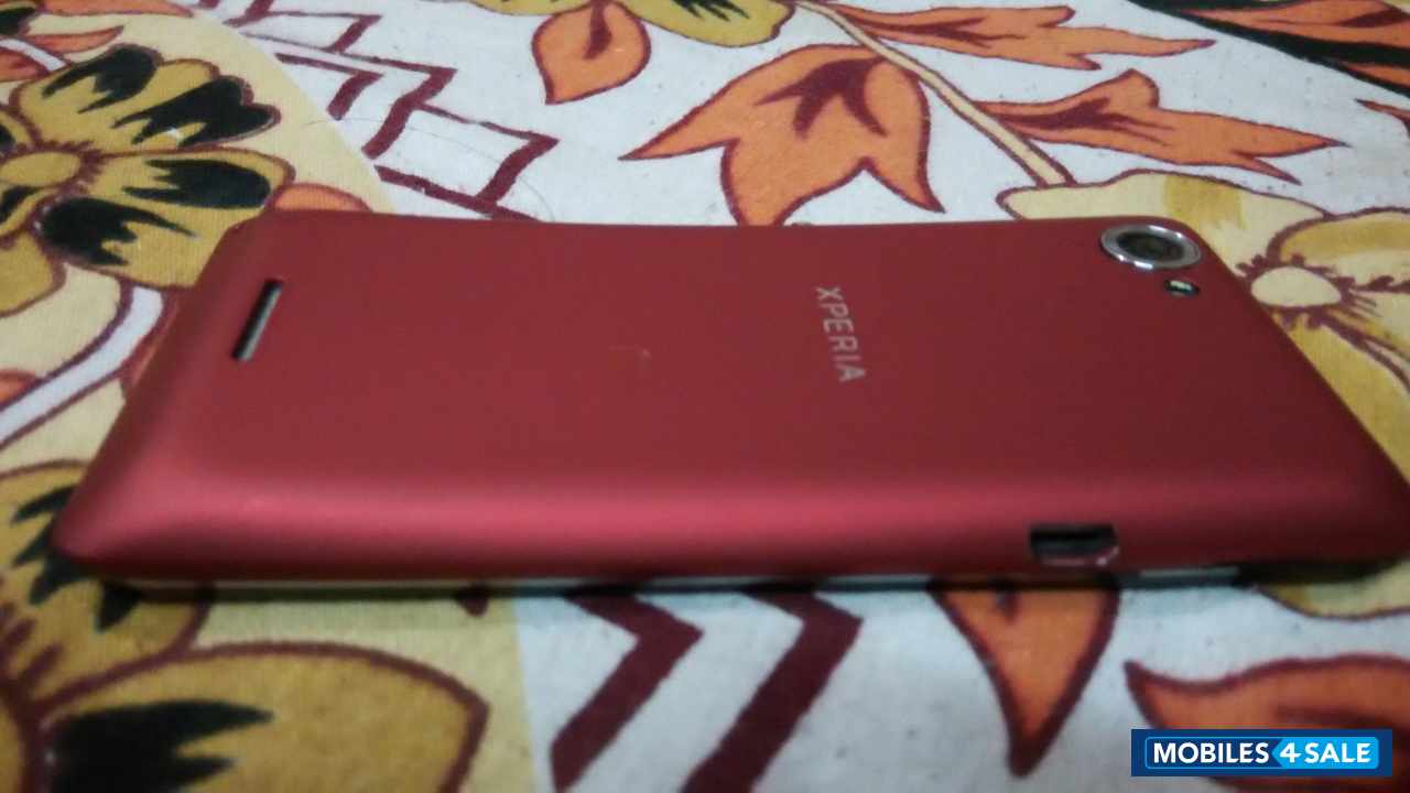 Red Sony Xperia L