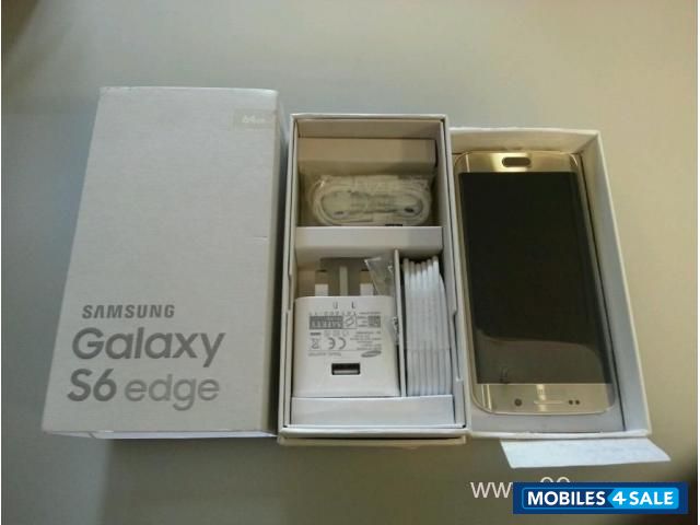 Gold Samsung Galaxy S6 Edge