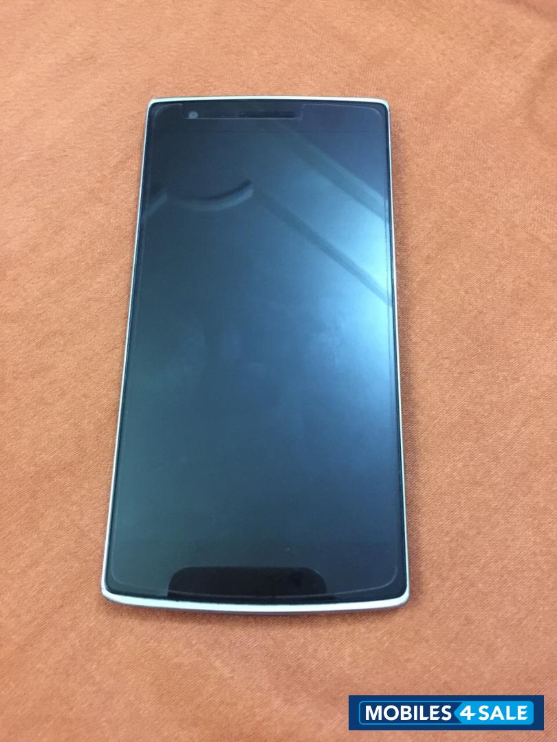 Sandstone Black OnePlus One