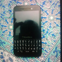 Black BlackBerry Q5