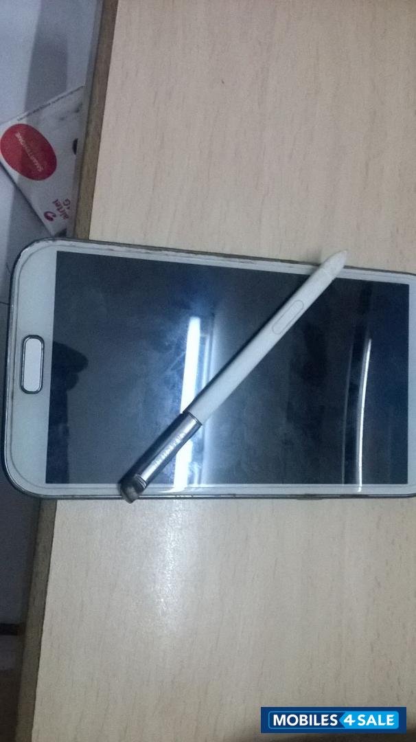 White Samsung Galaxy Note 2