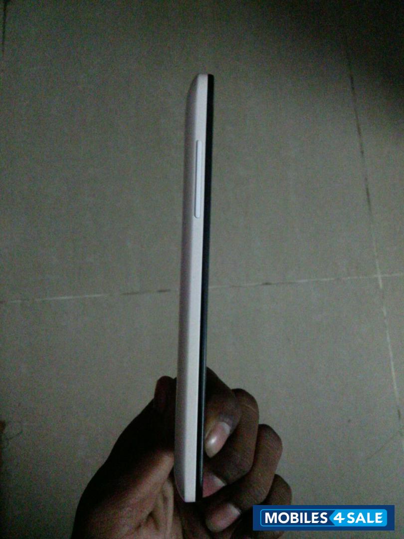 White Coolpad Dazen 1