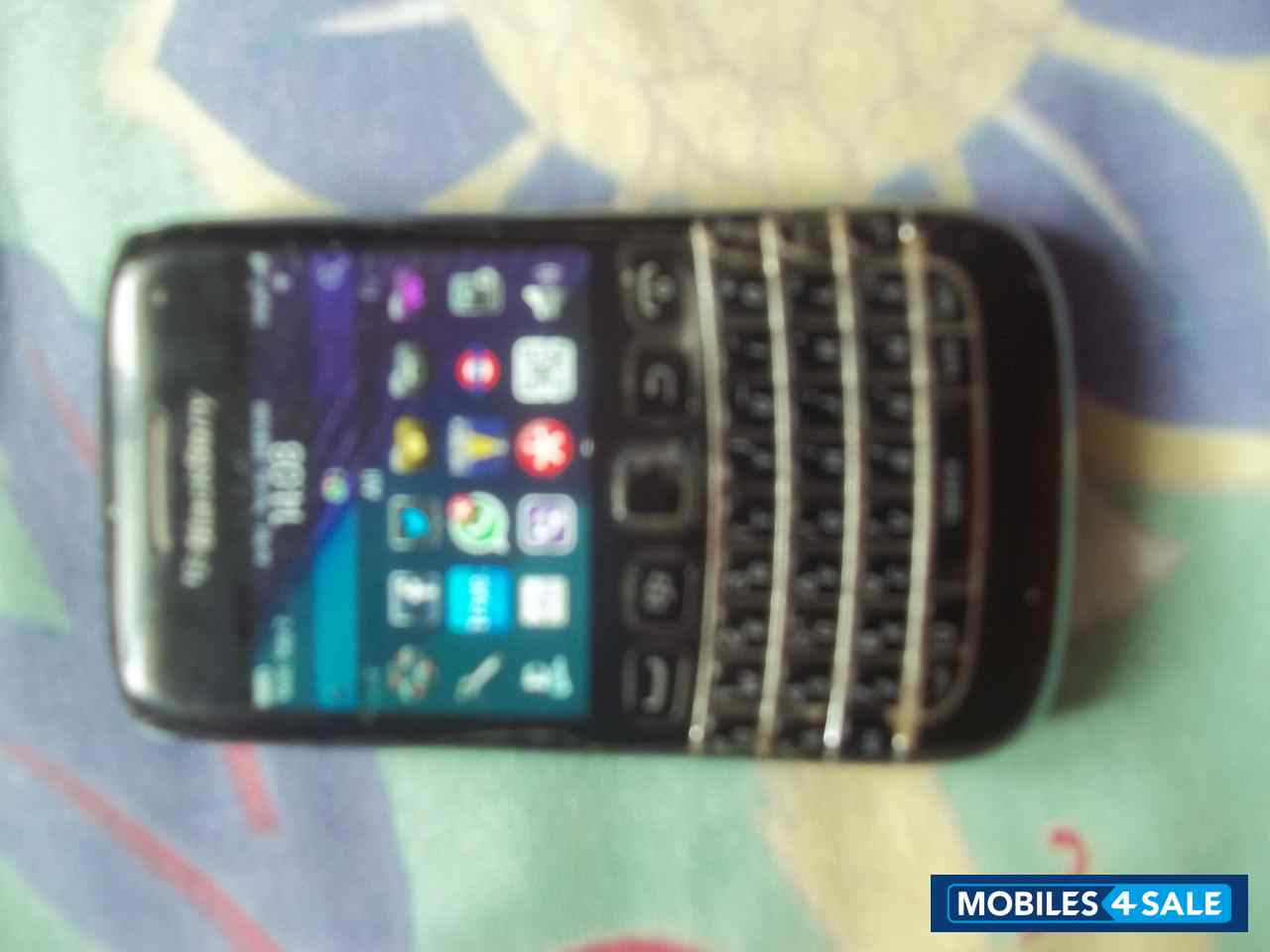 Black BlackBerry Bold 9790