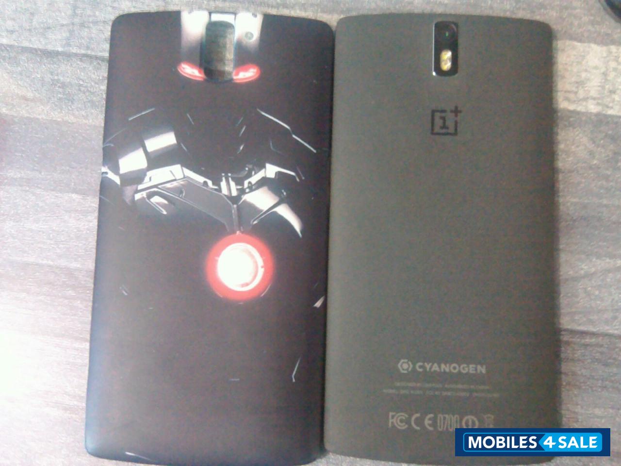 Sandstone Black OnePlus One