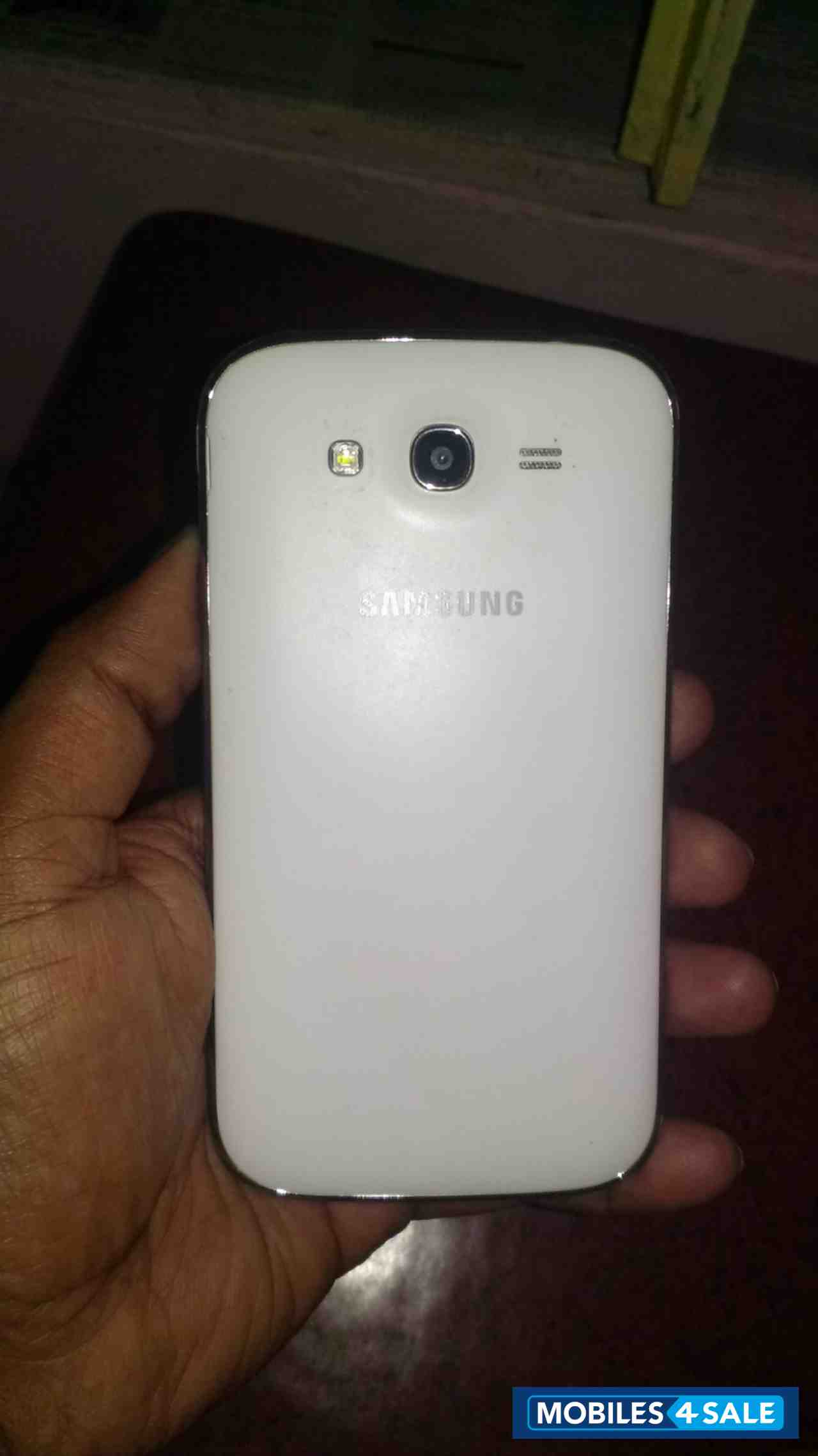 White Samsung Galaxy Grand GT-I9082