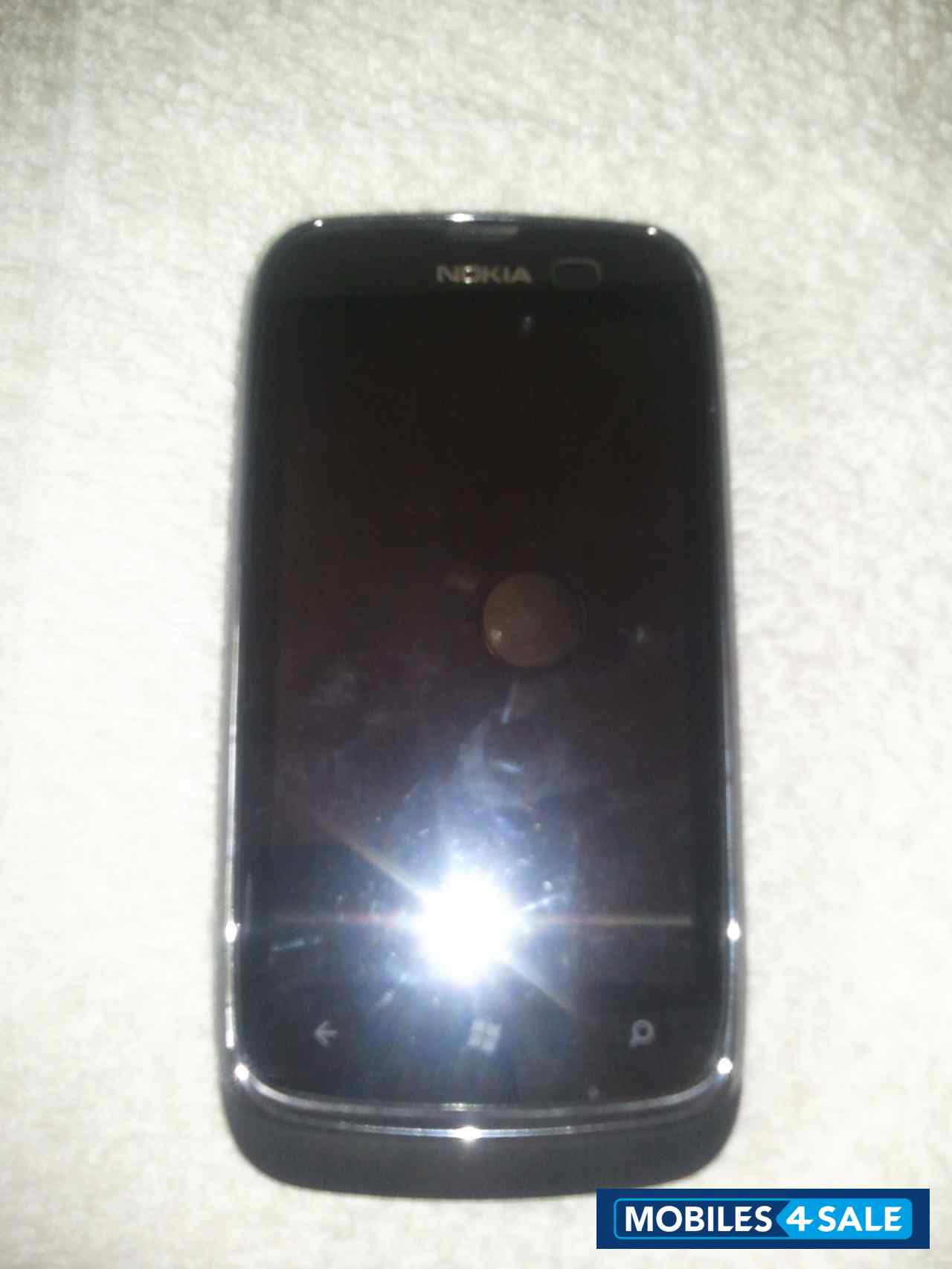 Black Nokia Lumia 610