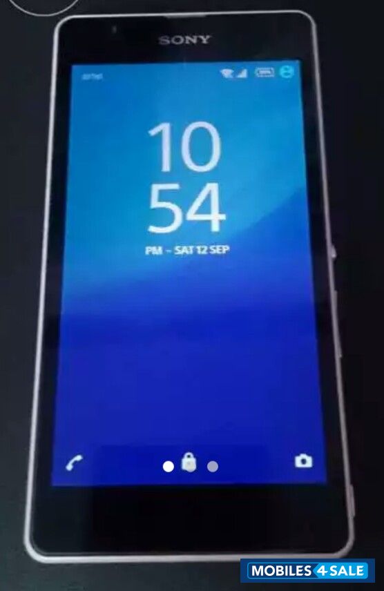 White Sony Xperia ZR