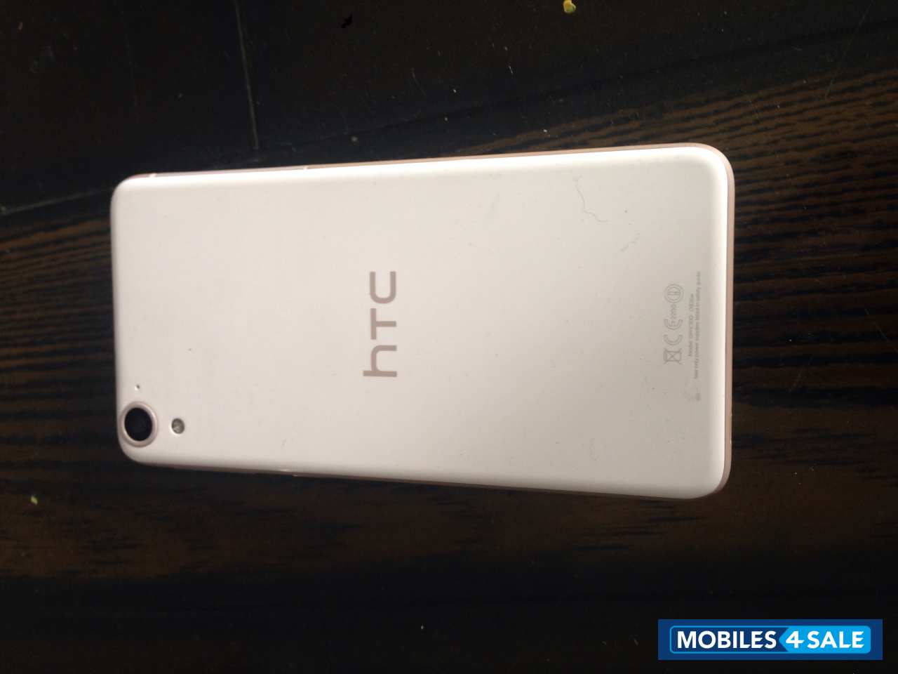 White HTC Desire 826