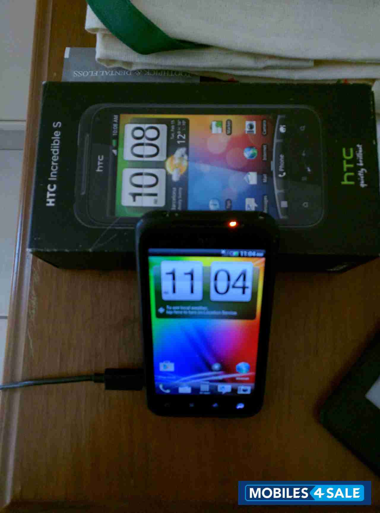 Black HTC Incredible S