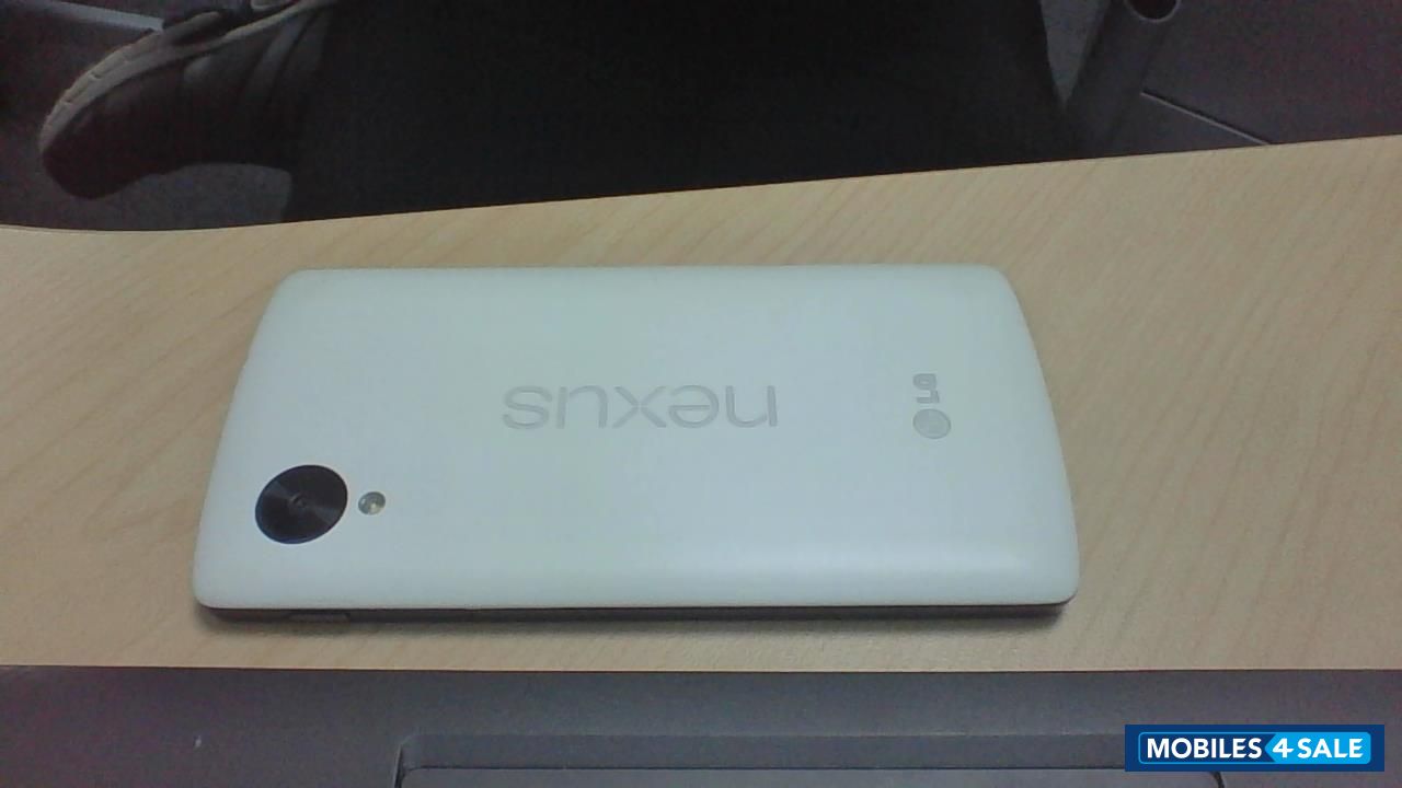 White Google Nexus 5