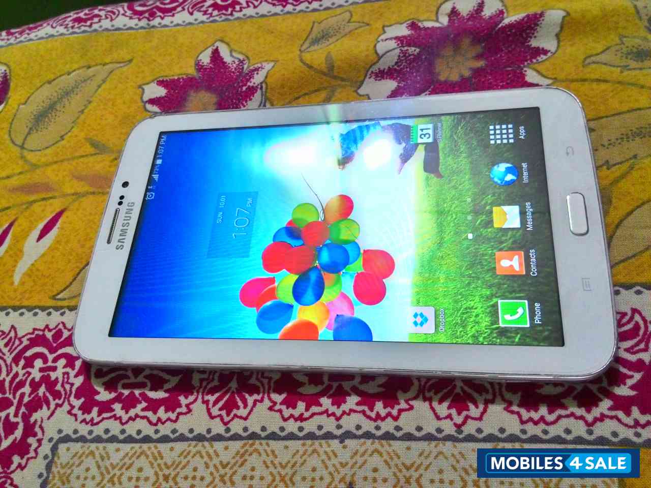 White Samsung Galaxy Tab 3 211