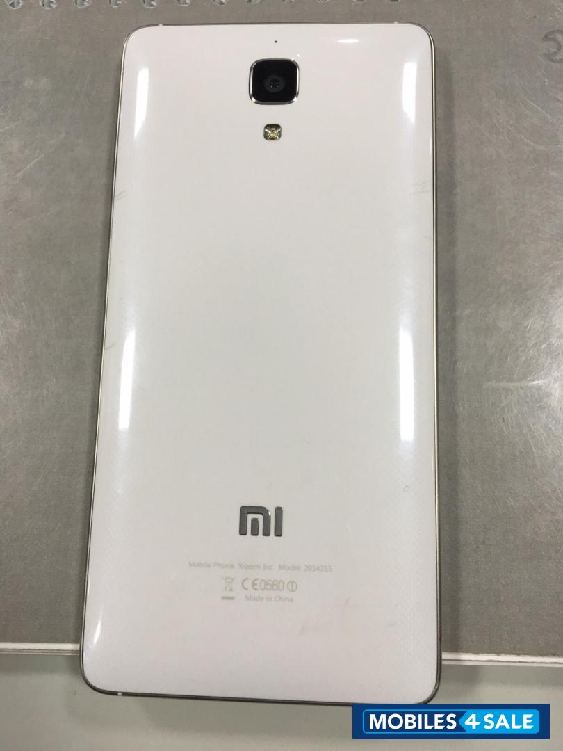 While Xiaomi MI-4