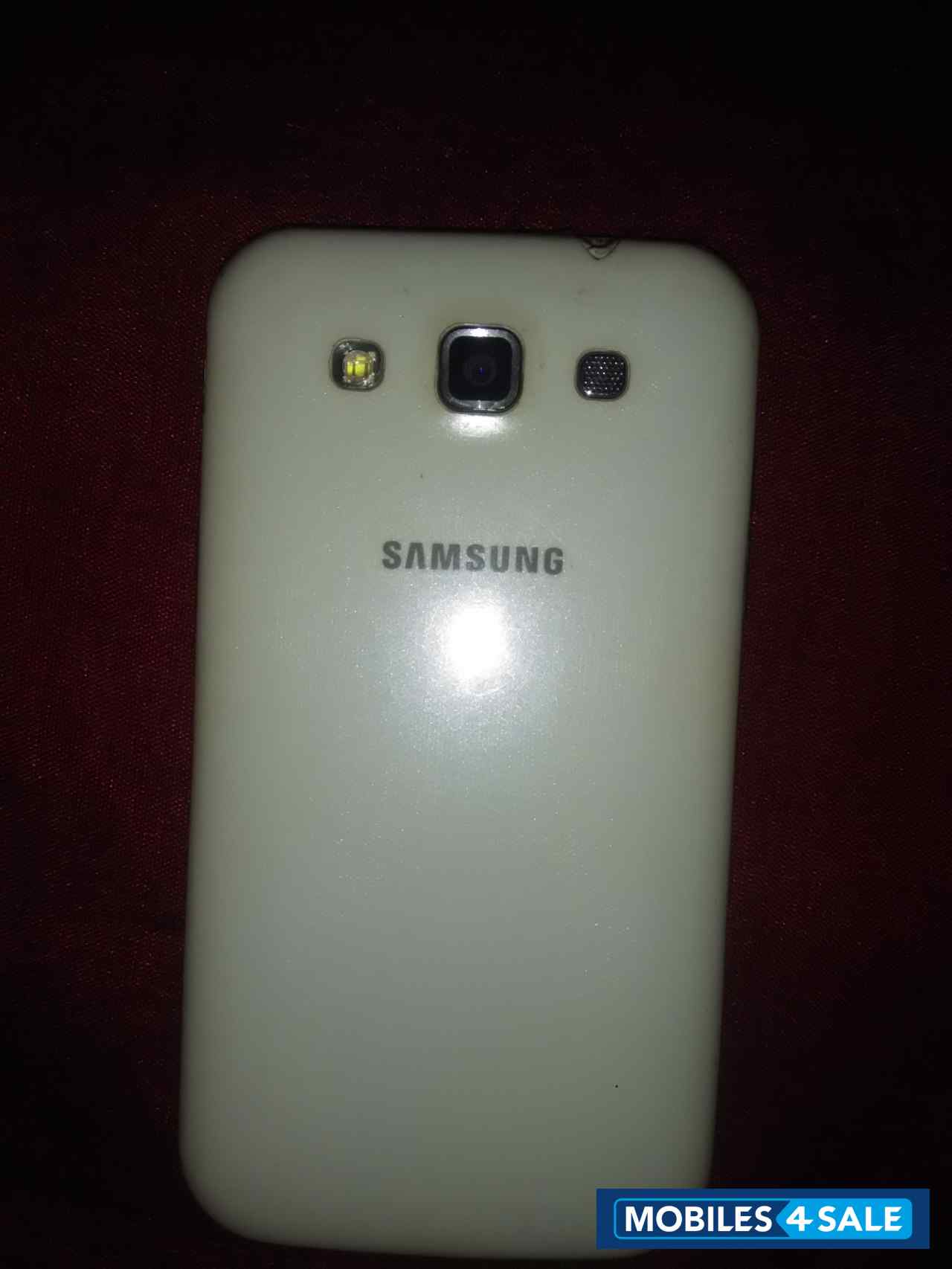 White Samsung Galaxy Grand Quarttro