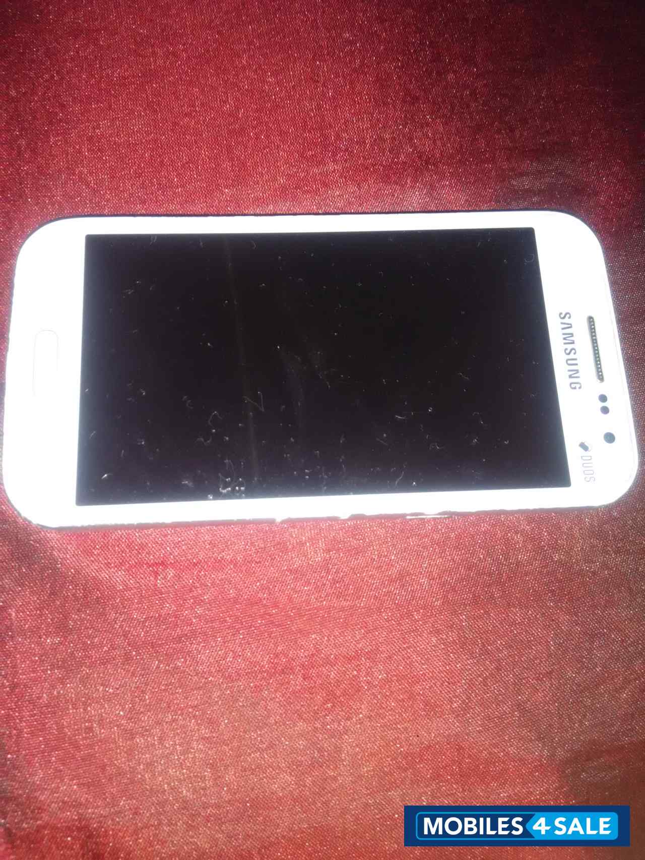 White Samsung Galaxy Grand Quarttro