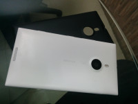 Elegant White Nokia Lumia 1520