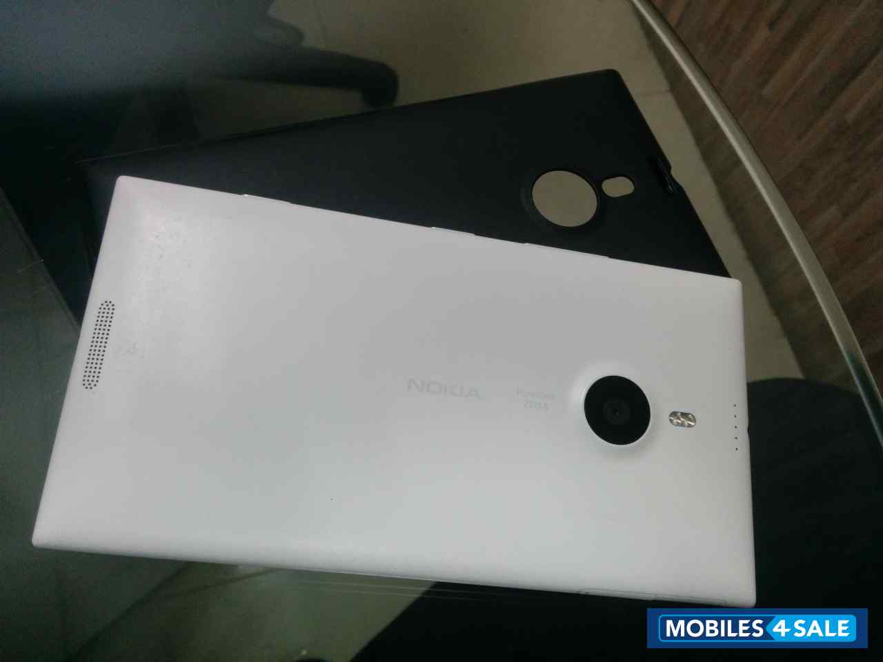 Elegant White Nokia Lumia 1520