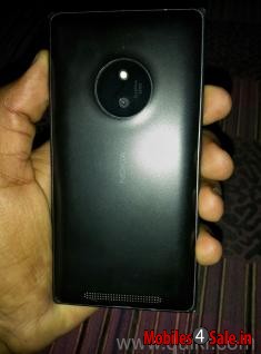 Black Nokia Lumia 830