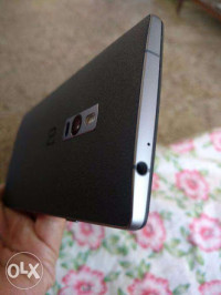 Sandstone Black OnePlus Two