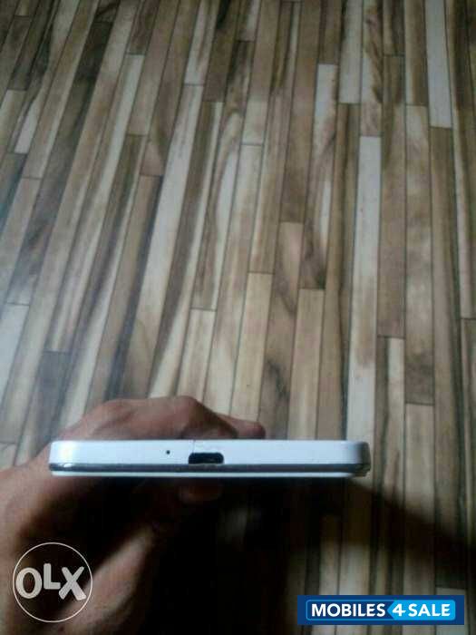 White Xolo Q1200