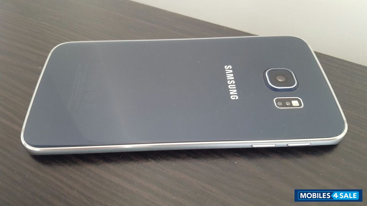 Black Samsung Galaxy S6 Edge