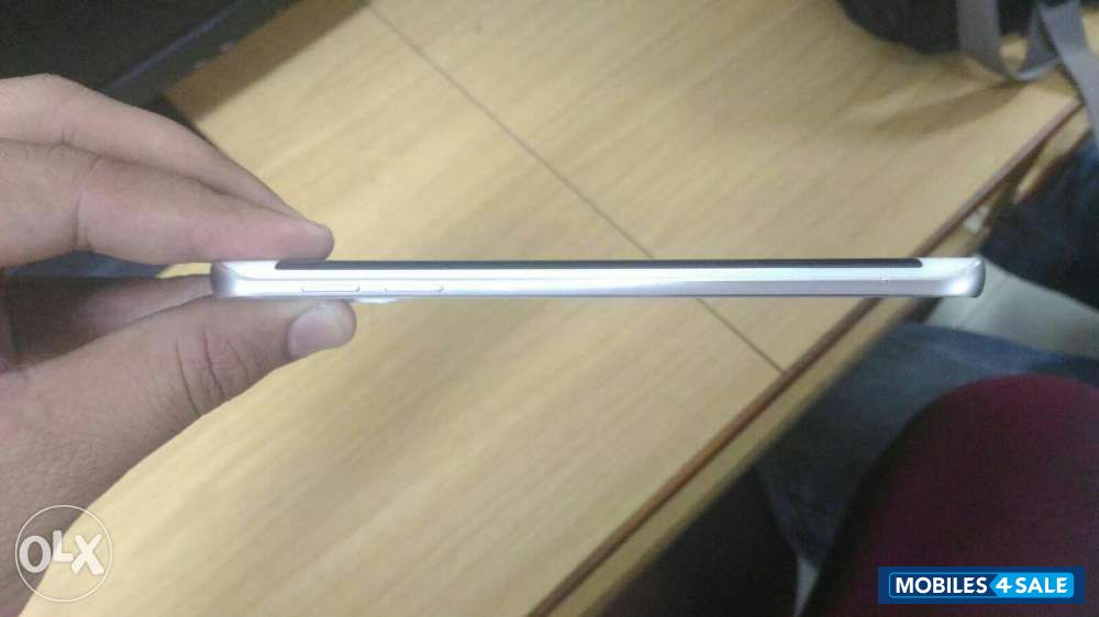 White Samsung  S6 edge 32gb