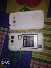 White Samsung Galaxy Grand Quarttro