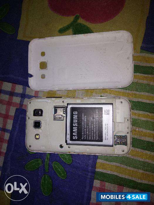 White Samsung Galaxy Grand Quarttro