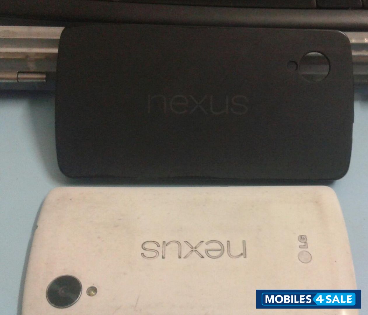 White LG Nexus Nexus 5