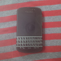 Black BlackBerry Q10