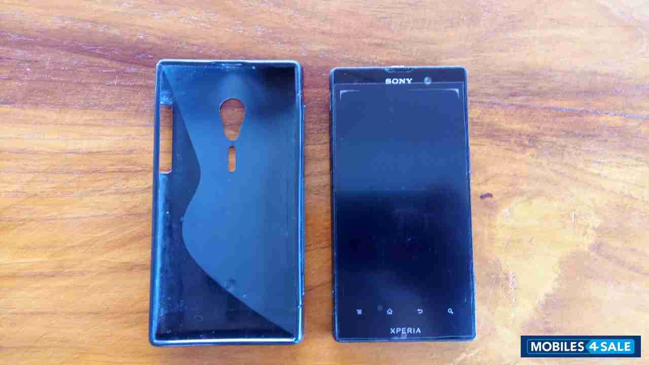 Black Sony Xperia ion