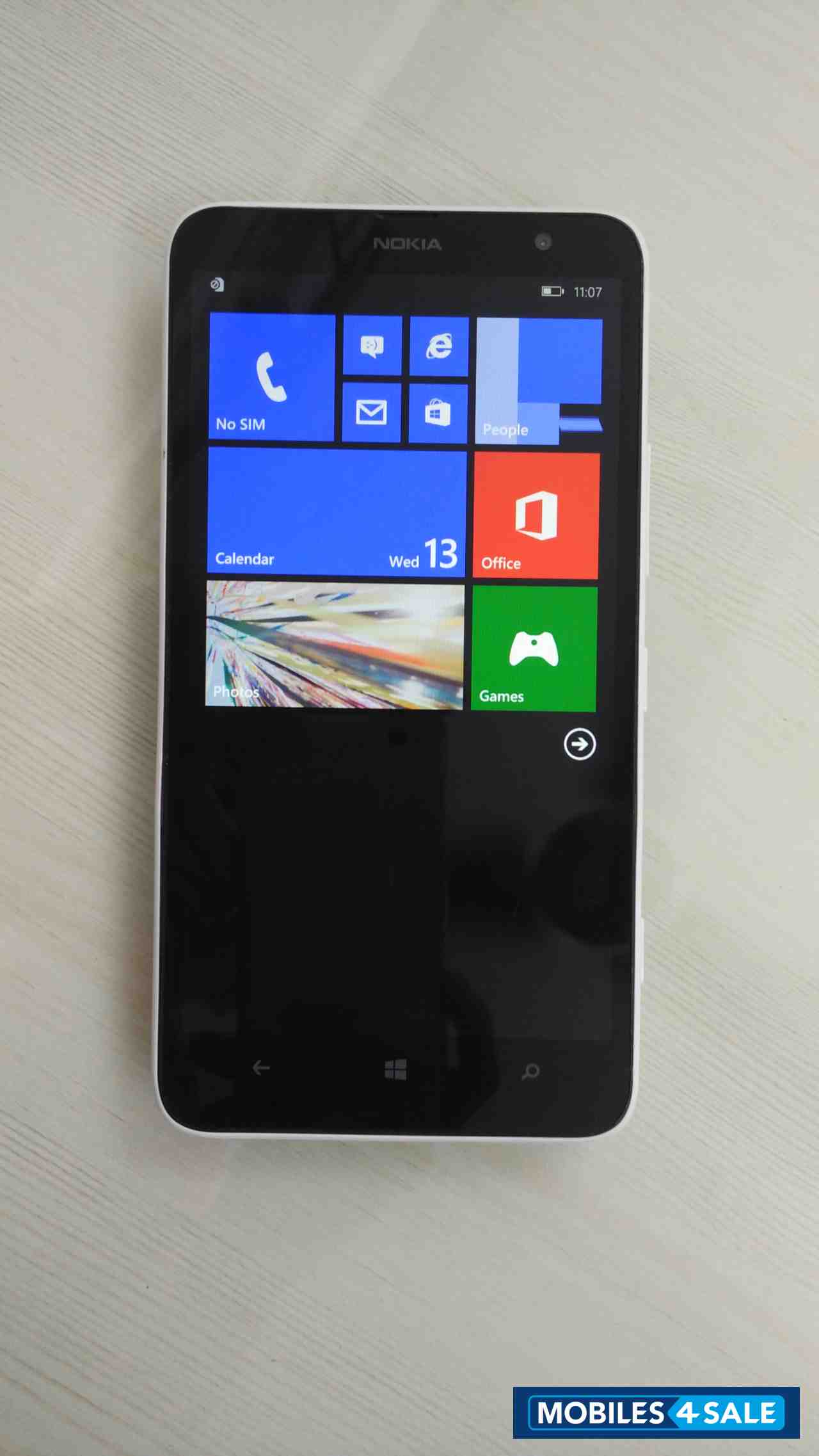 White Nokia Lumia 1320