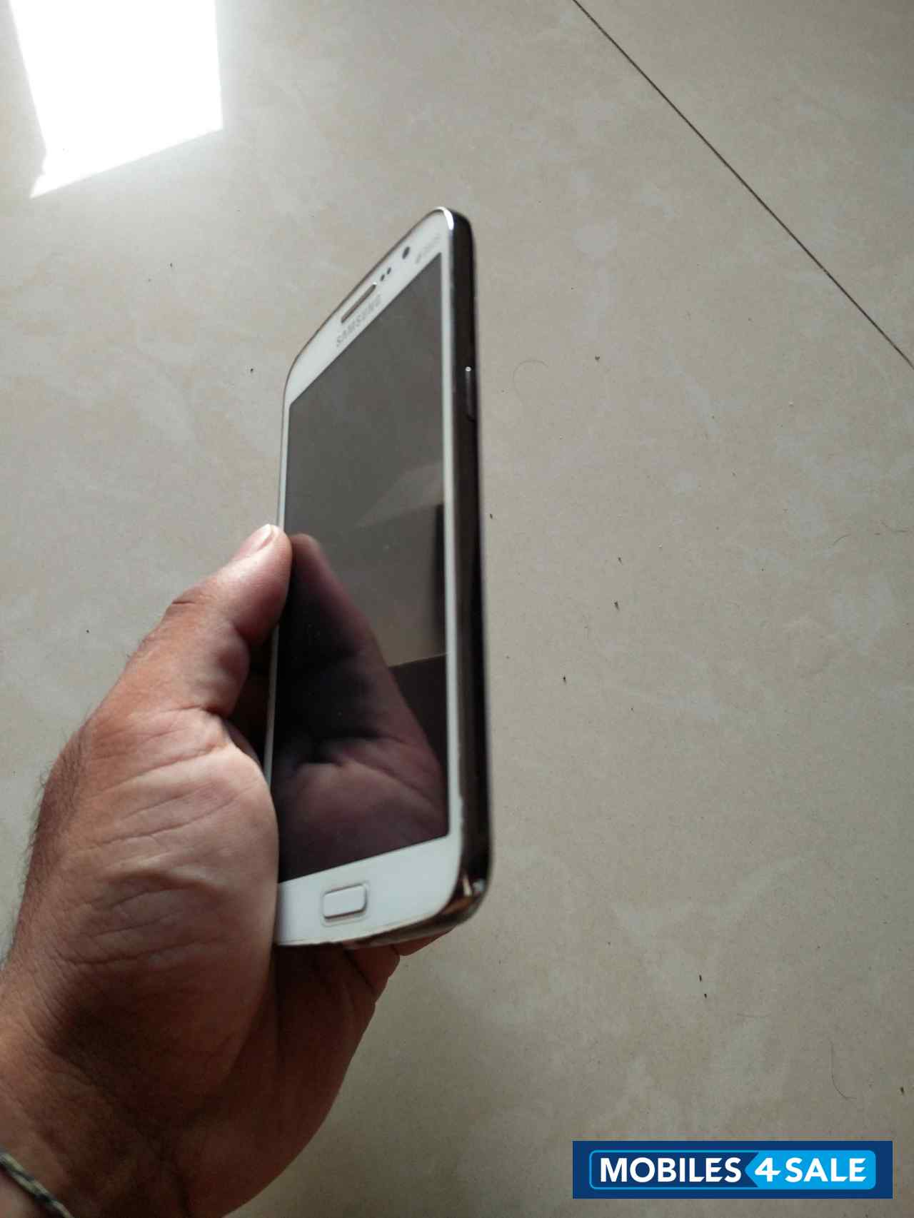 White Samsung Galaxy Grand 2