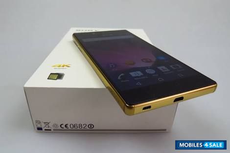 Gold Sony Xperia Z5 Premium