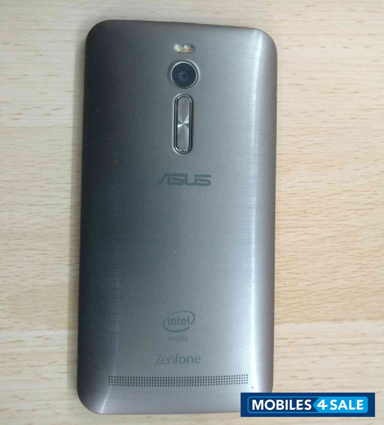 Silver Asus Zenfone 2 ZE551ML