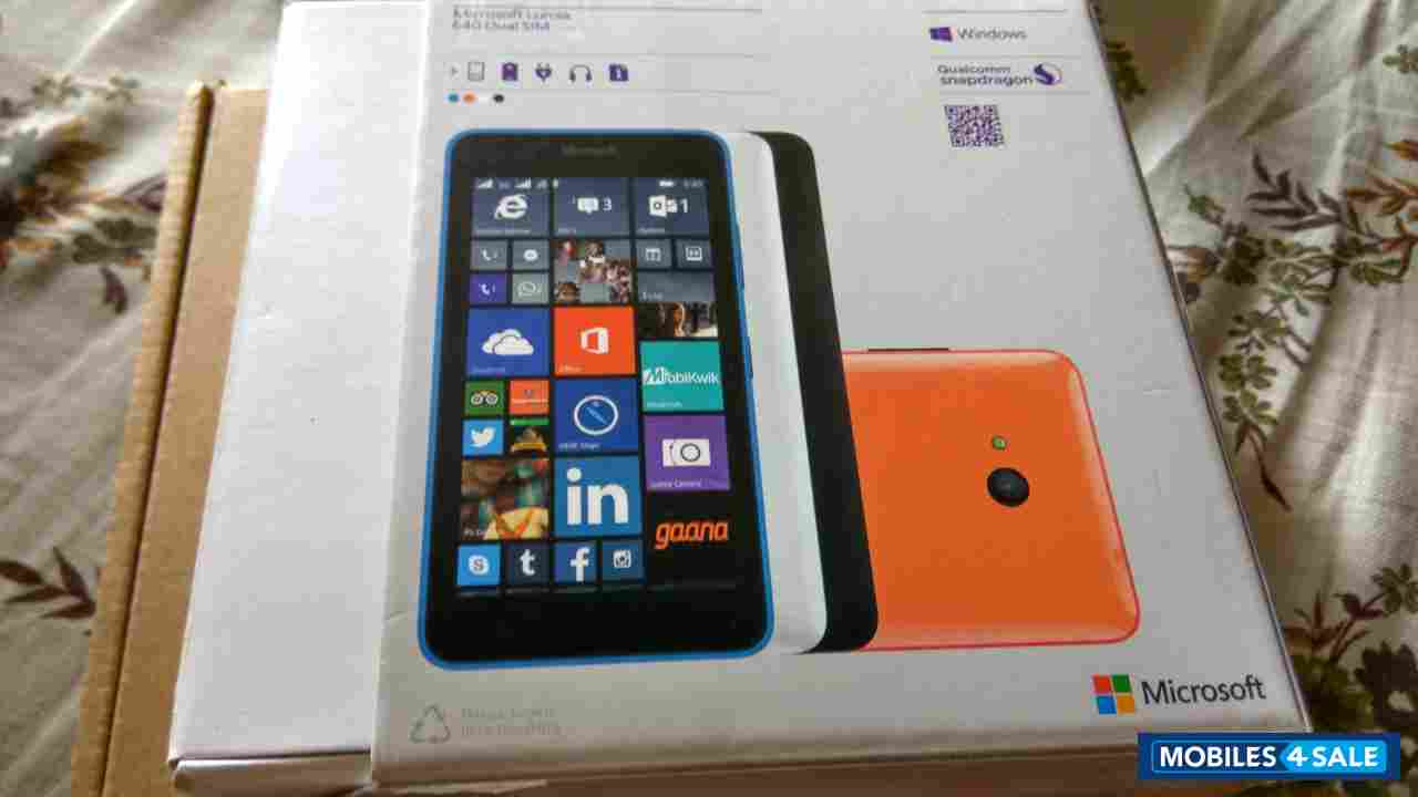 Black Microsoft Lumia 640