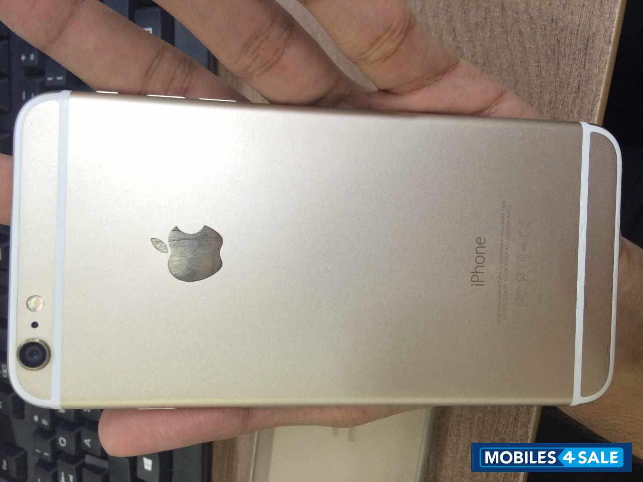 Gold Apple iPhone 6 Plus