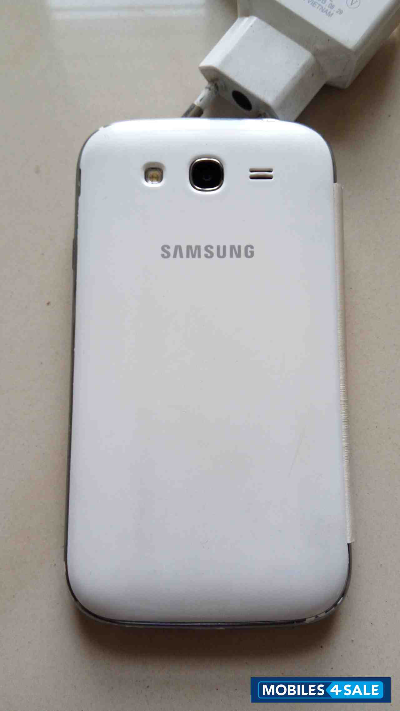 White Samsung Galaxy Grand GT-I9082