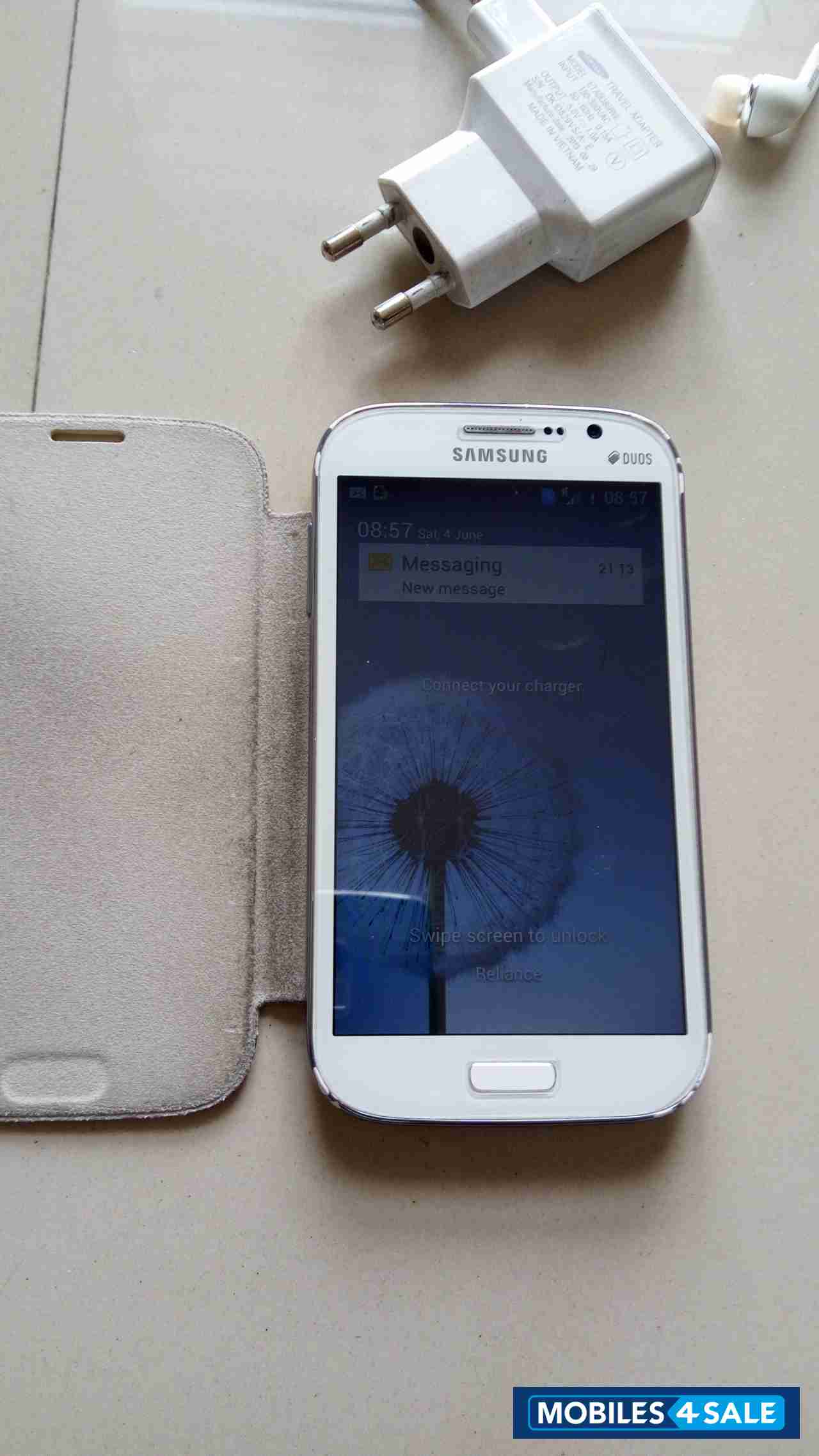 White Samsung Galaxy Grand GT-I9082