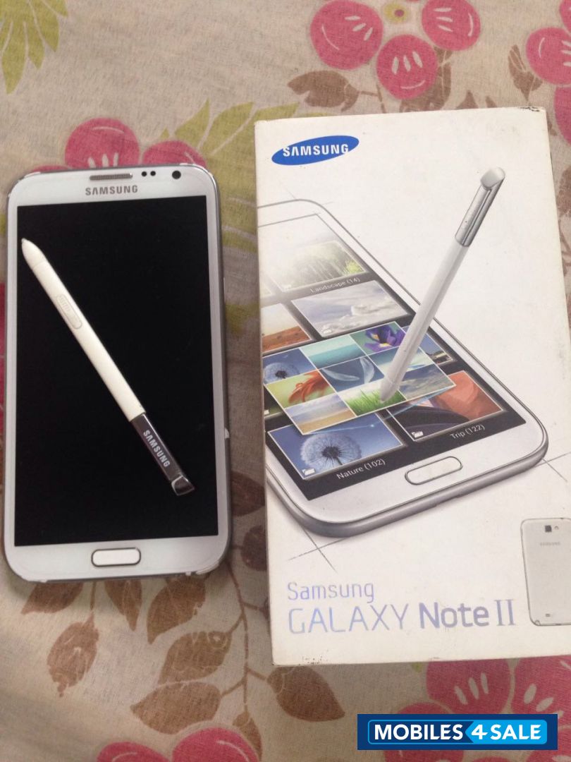 White Samsung Galaxy Note 2