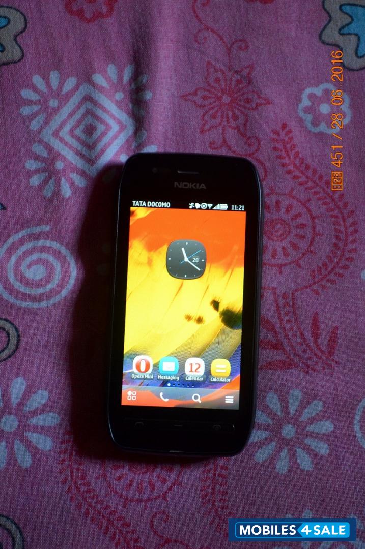 Black Nokia 603